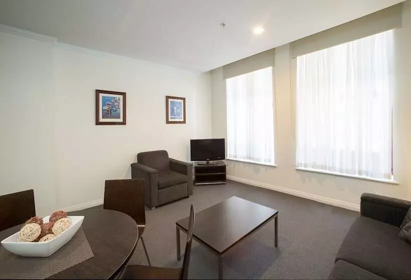 一ベッドルームエクゼクティブアパートメント, Franklin Apartments