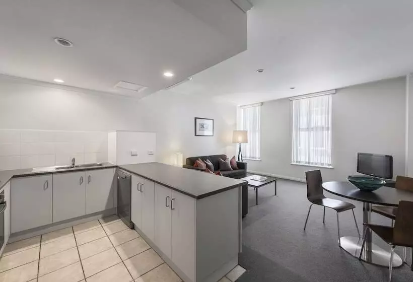 一ベッドルームエクゼクティブアパートメント, Franklin Apartments