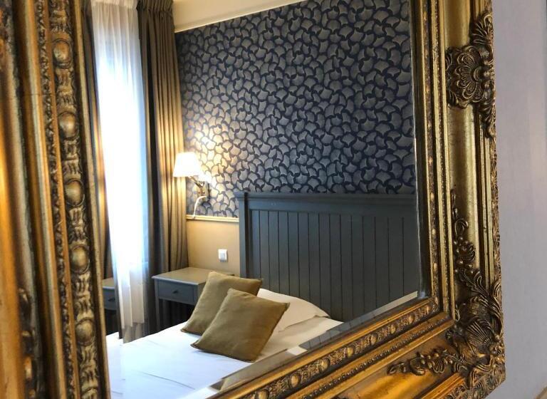 スーペリアールーム, Ajoncs D Or