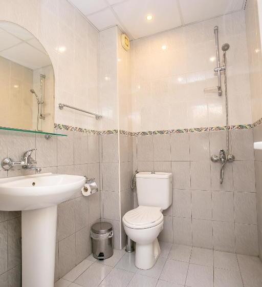 발코니가 있는 4인용 스탠다드 룸, Astra