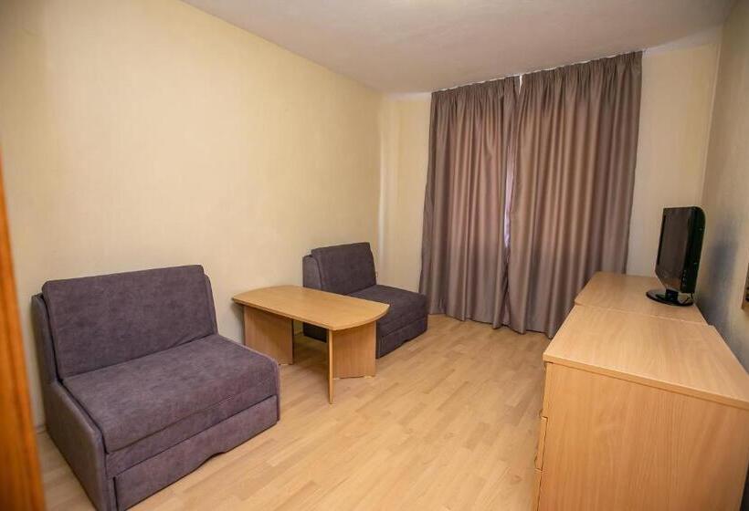 침실 1개 아파트, Astra