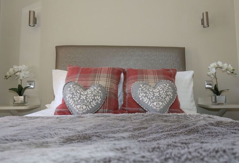 Номер Стандарт, Blanch House