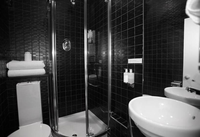 Номер Стандарт, Blanch House