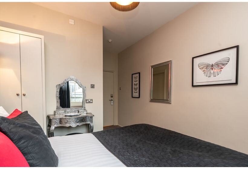 Номер Стандарт, Blanch House