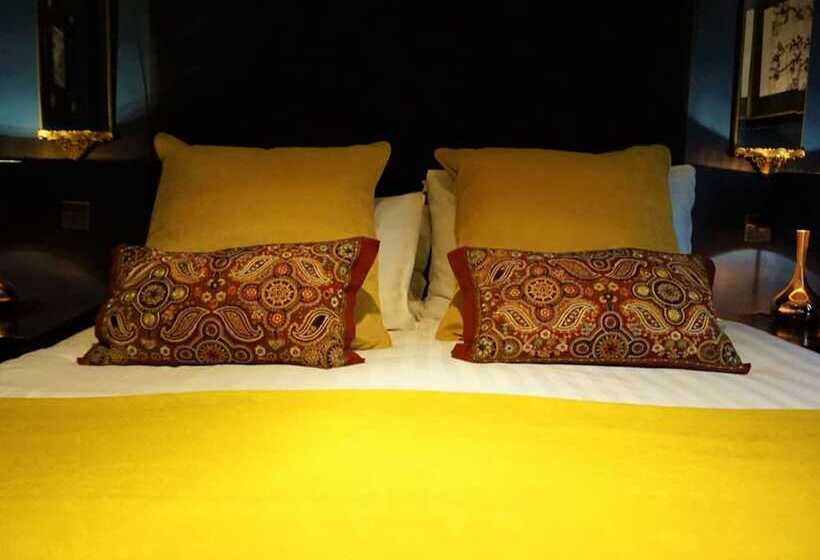 Номер Стандарт, Blanch House