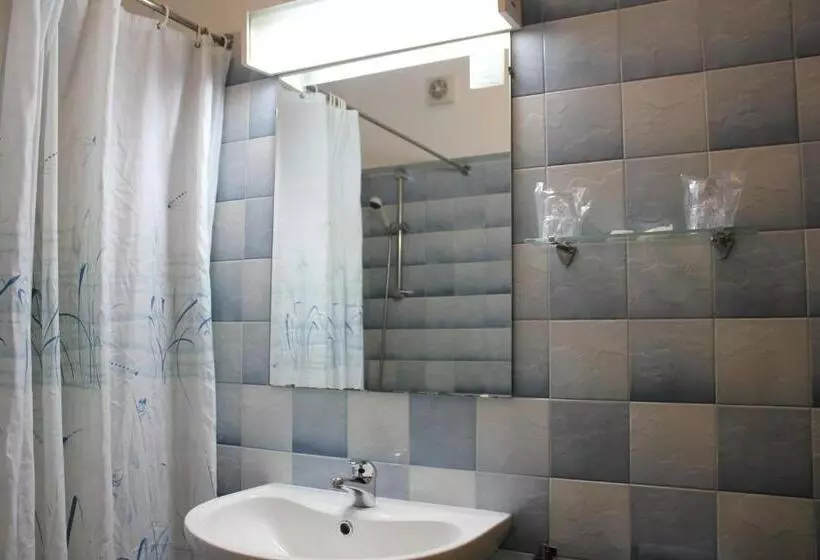Standard Yhden Hengen Huone, Bom Sucesso