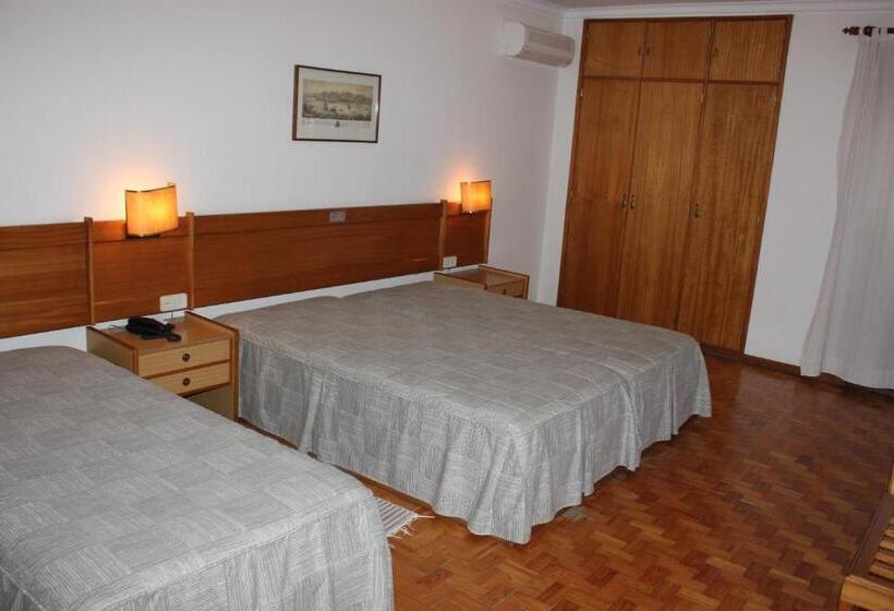 غرفة عائلية, Bom Sucesso