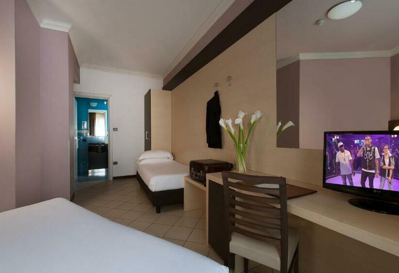 اتاق استاندارد سه نفره, Cdh Hotel La Spezia