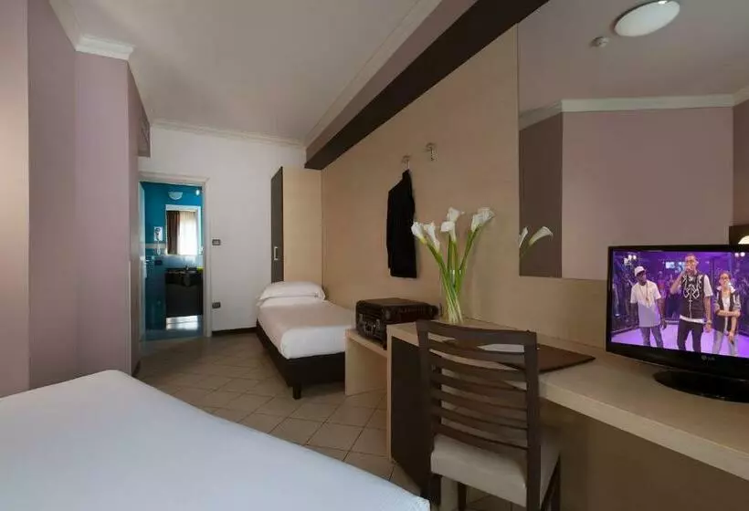اتاق استاندارد سه نفره, Cdh Hotel La Spezia
