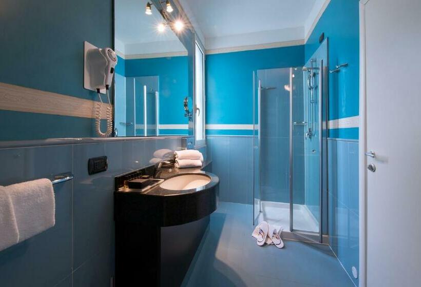 اتاق استاندارد سه نفره, Cdh Hotel La Spezia