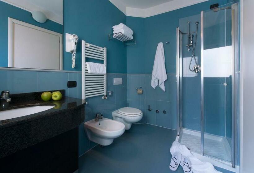 اتاق استاندارد سه نفره, Cdh Hotel La Spezia