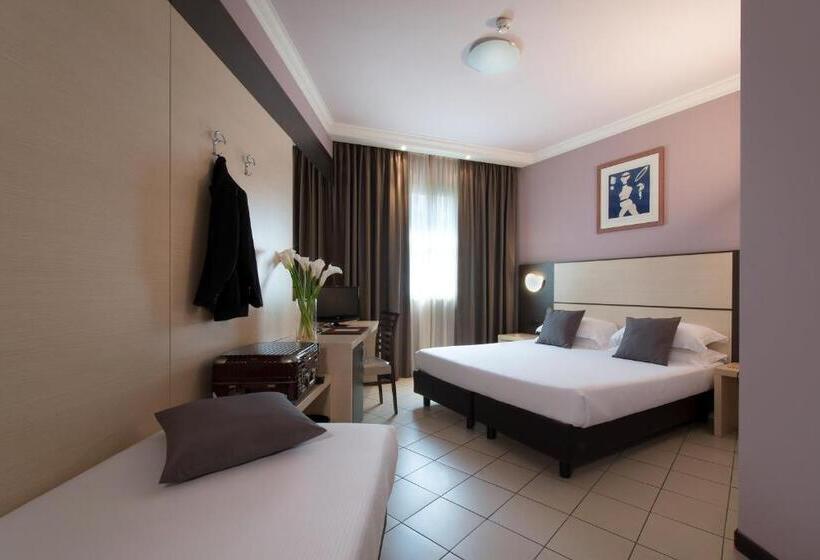 اتاق استاندارد سه نفره, Cdh Hotel La Spezia