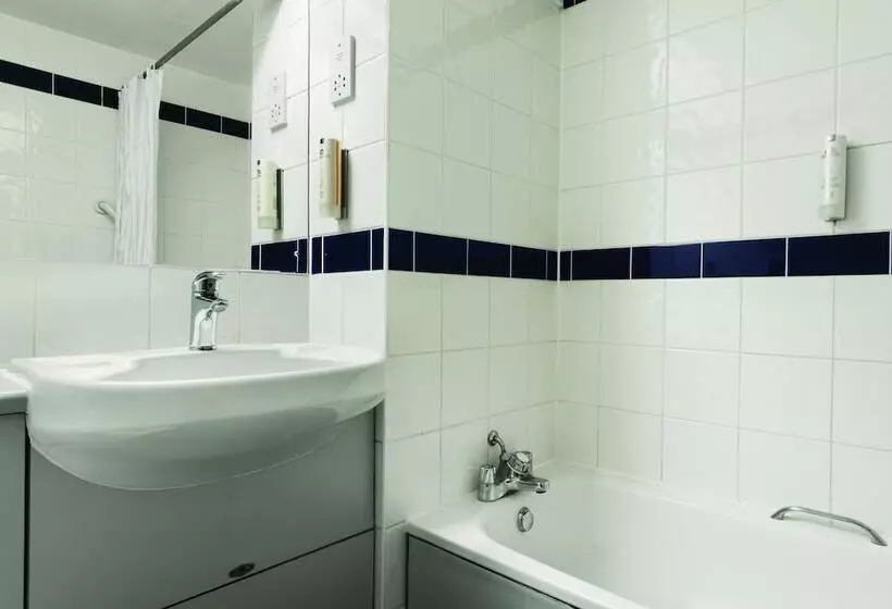 Standard-huone, Days Inn Hotel Warwick South   Southbound M40
