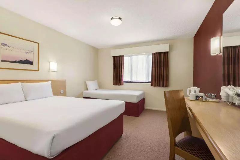 Standard-huone, Days Inn Hotel Warwick South   Southbound M40