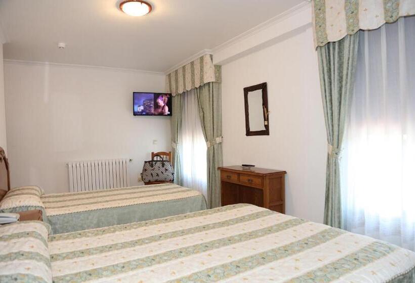 舒适三人间, El Tilo