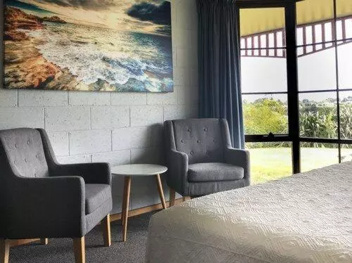 Family Room, Gordon Gateway