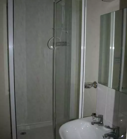 اتاق استاندارد یک نفره, Ml Lodge