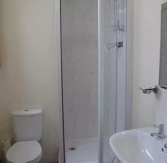 اتاق استاندارد یک نفره, Ml Lodge