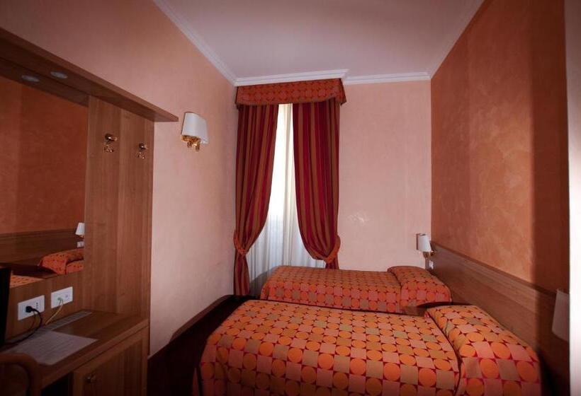 חדר סטנדרט לשלושה, New Morpheus Rooms