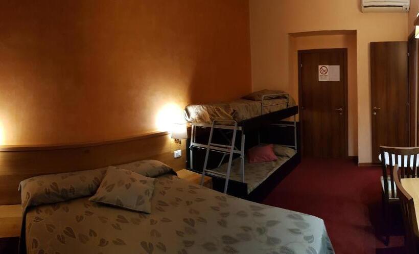 חדר סטנדרט לארבעה, New Morpheus Rooms