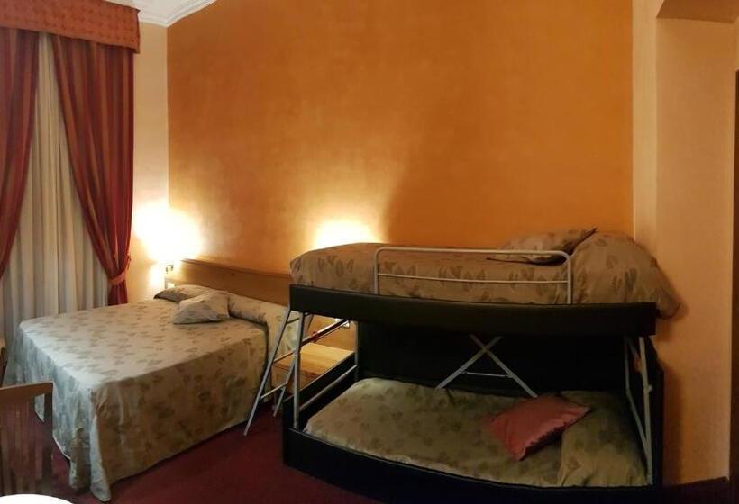 חדר סטנדרט לארבעה, New Morpheus Rooms