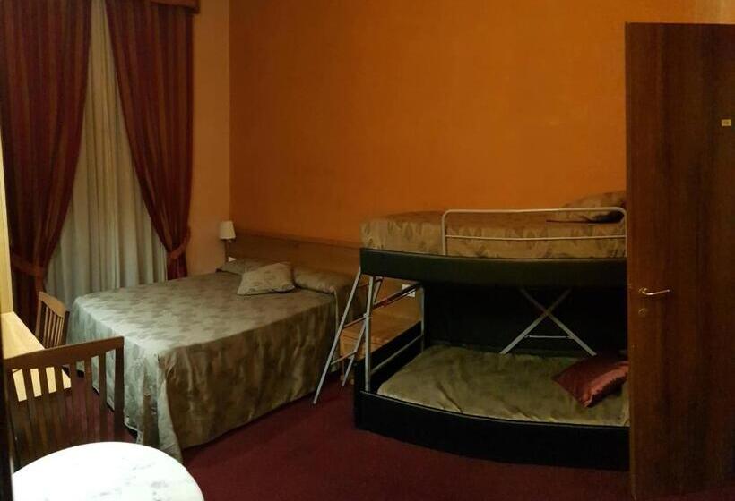 חדר סטנדרט לארבעה, New Morpheus Rooms