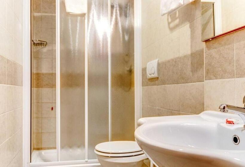 חדר סטנדרטי לחמישה אנשים, New Morpheus Rooms