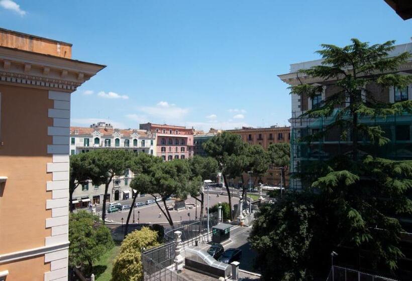 חדר סטנדרטי לחמישה אנשים, New Morpheus Rooms