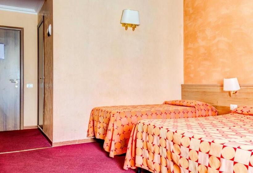 חדר סטנדרטי לחמישה אנשים, New Morpheus Rooms