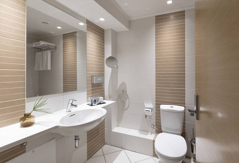 غرفة سوبيريور ثلاثية, Porto Palace Hotel Thessaloniki