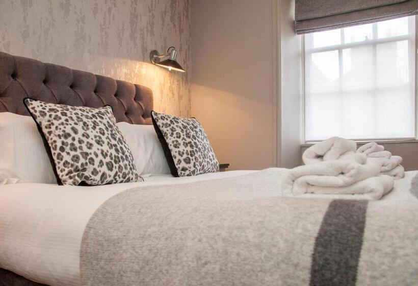 غرفة قياسية, The King's Arms