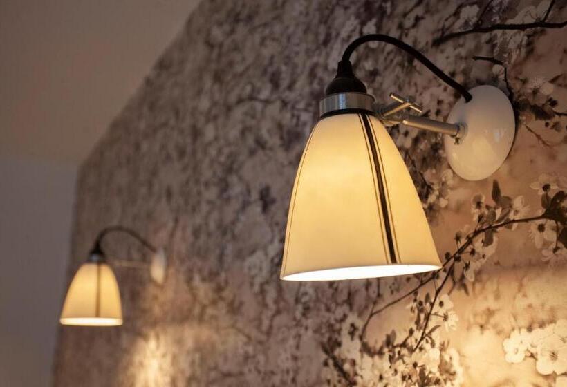 חדר סטנדרט, The King's Arms