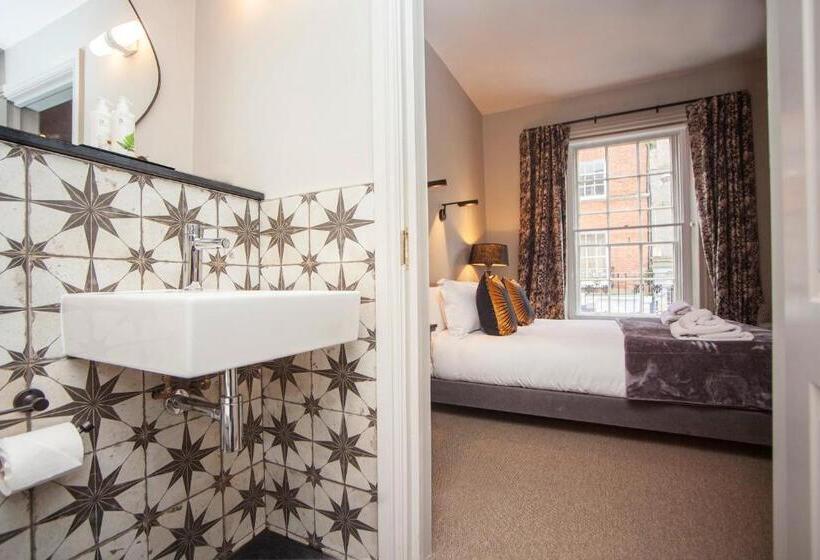 חדר סופריור, The King's Arms