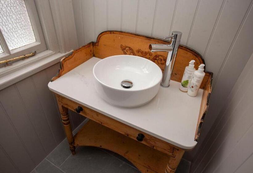 חדר דלוקס, The King's Arms