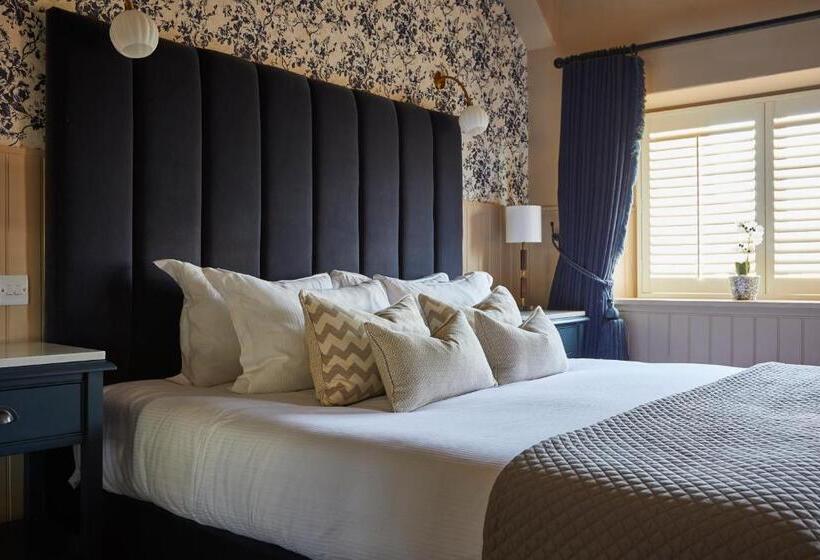 חדר דלוקס, The King's Arms