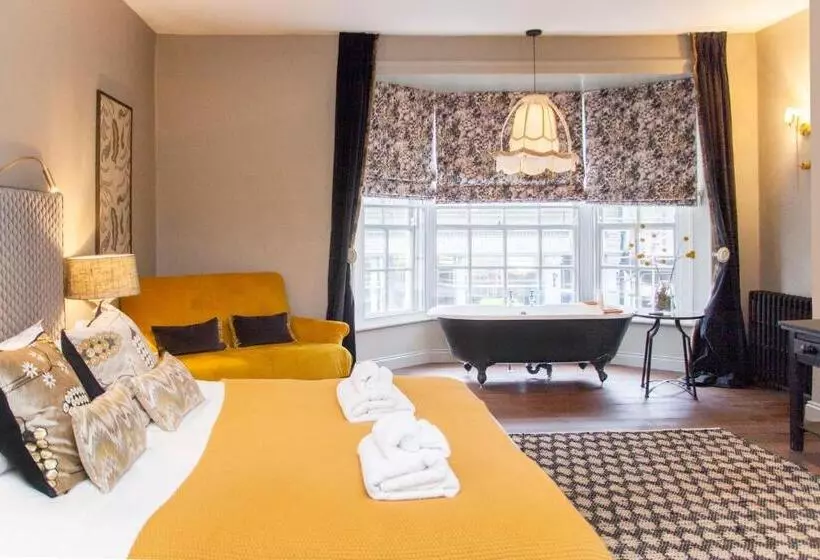 Deluxe Suite King Bed, The King's Arms