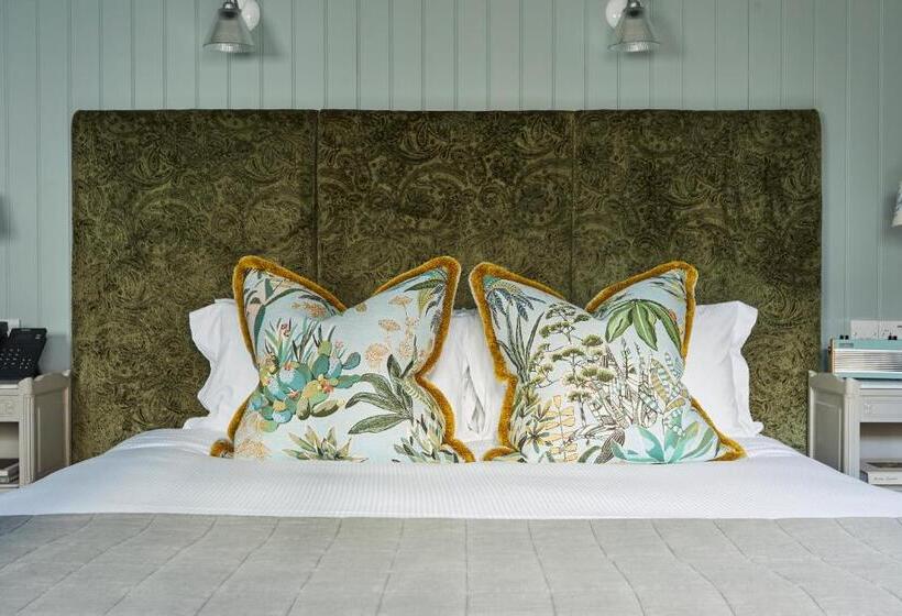 غرفة ديلوكس سرير كينج, The King's Arms