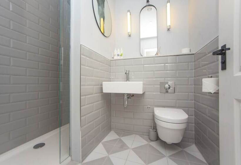 חדר סטנדרט, The King's Arms