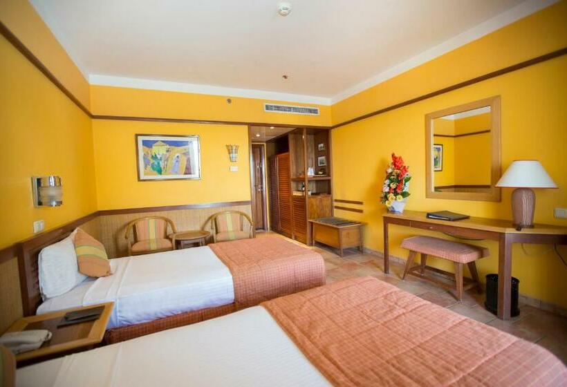 带海景的高档三人间, Lido Sharm Hotel Naama Bay