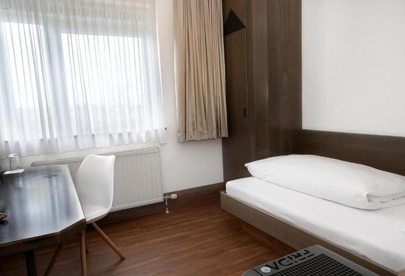 Номер Стандарт Индивидуальный, Stadthotel Heilbronn