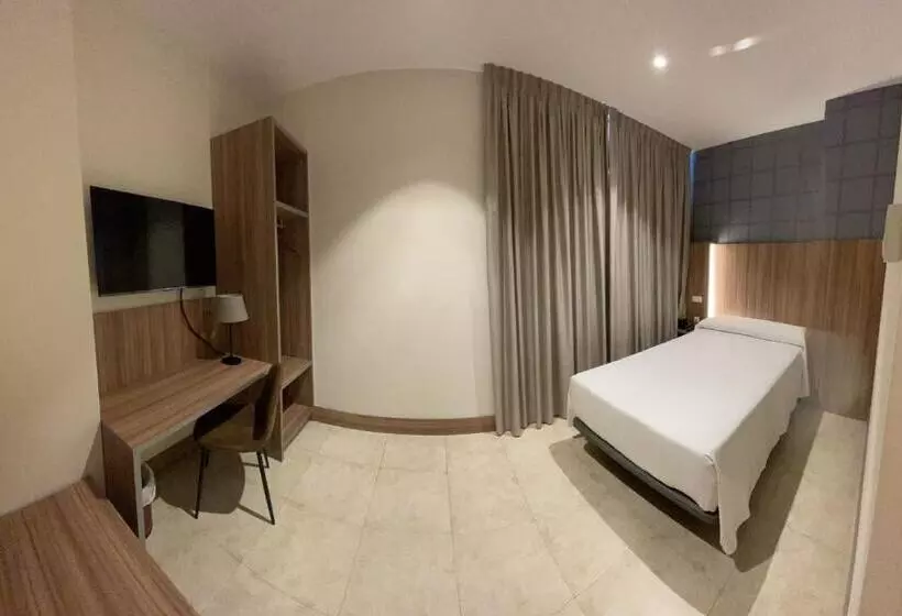 Standard Yhden Hengen Huone, Camino Real