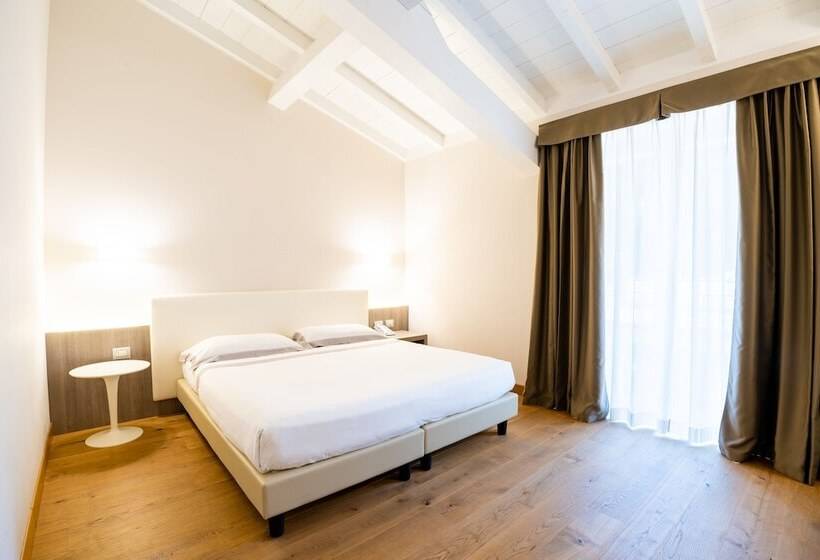 غرفة ديلوكس, Centrale