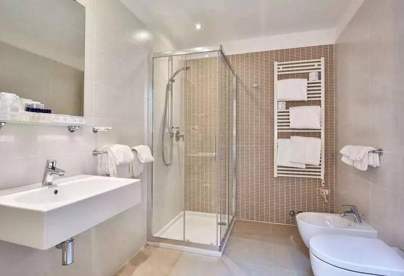 3 Bett Deluxe Zimmer, Centrale