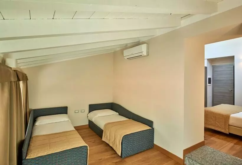 4 Bett Deluxe Zimmer, Centrale