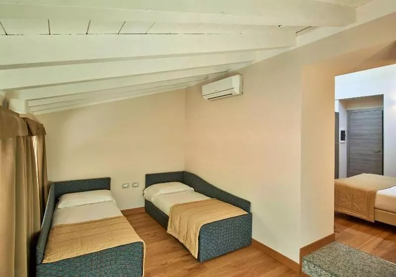 4 Bett Deluxe Zimmer, Centrale