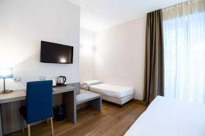 3 Bett Deluxe Zimmer, Centrale