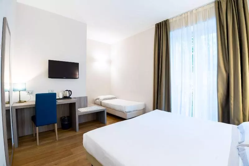 3 Bett Deluxe Zimmer, Centrale
