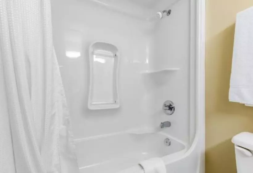 Quarto Standard Cama Queen, Coast Swift Current