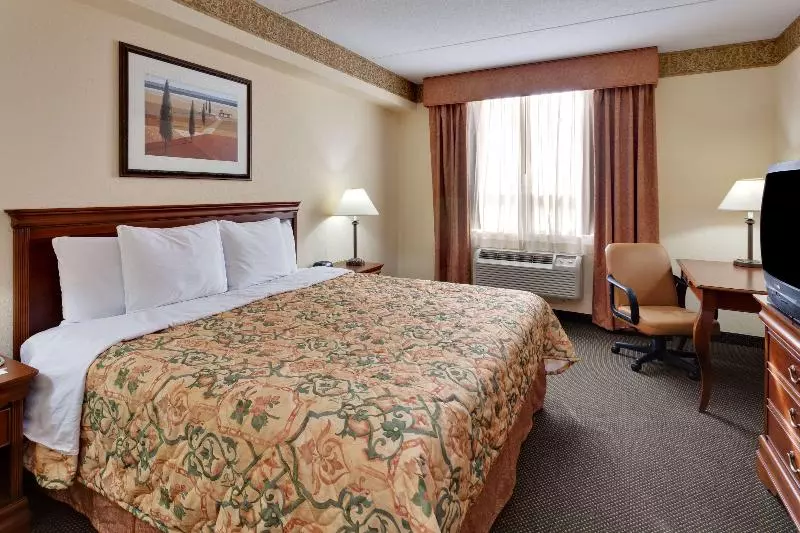 سوئیت با تخت بزرگ, Country Inn & Suites By Radisson, London South, On