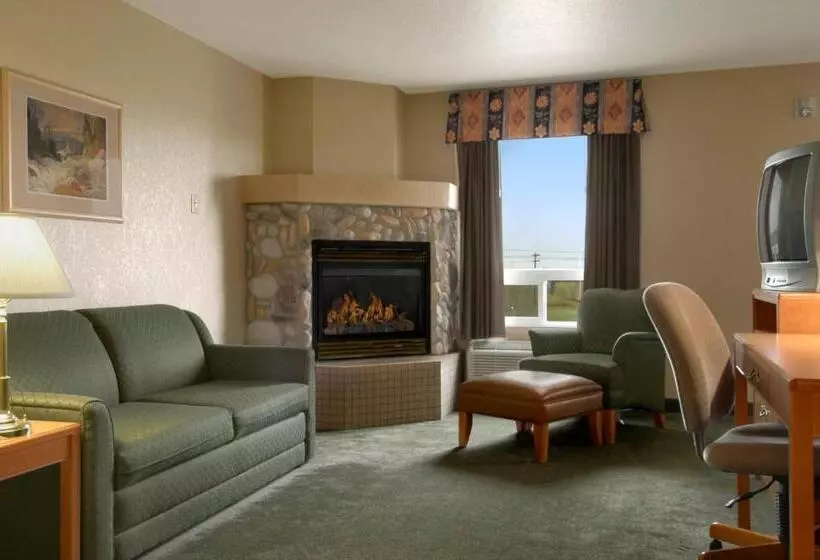 Deluxe Suite King Bed, Days Inn By Wyndham Red Deer